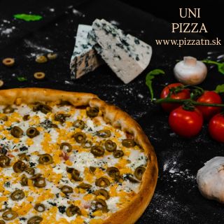 Pizza, ktorá vždy sadne. Rýchle objednanie a doručenie až k vám!🚗🍕Objednaj na www.pizzatn.sk #pizza #pizzalovers #pizzatn...